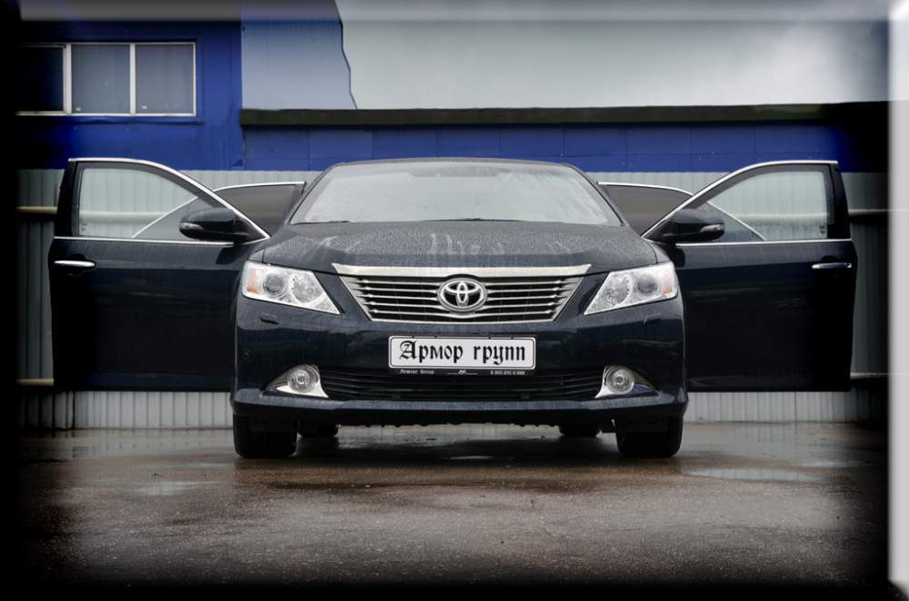 Машина бронированная Toyota Camry