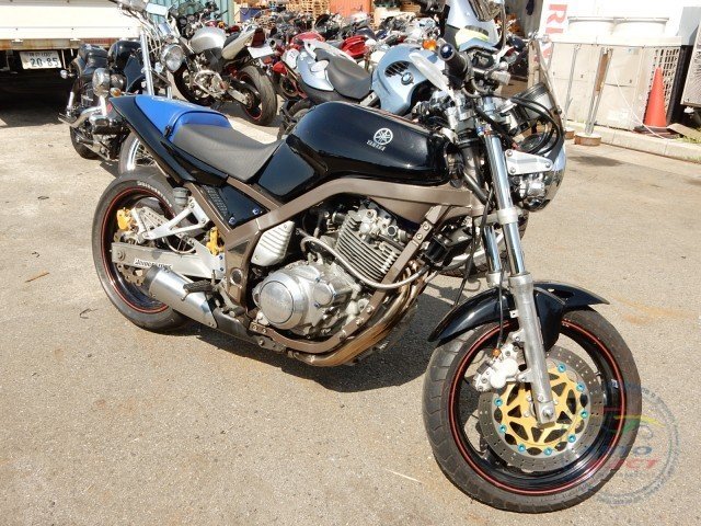 Мотоцикл  дорожный No. K5781 Yamaha SRX400