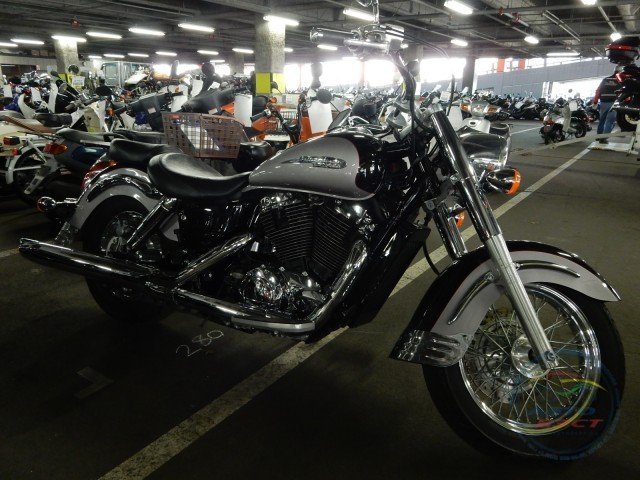 Мотоцикл  чоппер No. B5830 Honda  Shadow 1100 AERO