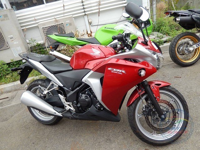 Мотоцикл  спортбайк No. B4556 Honda  CBR250R