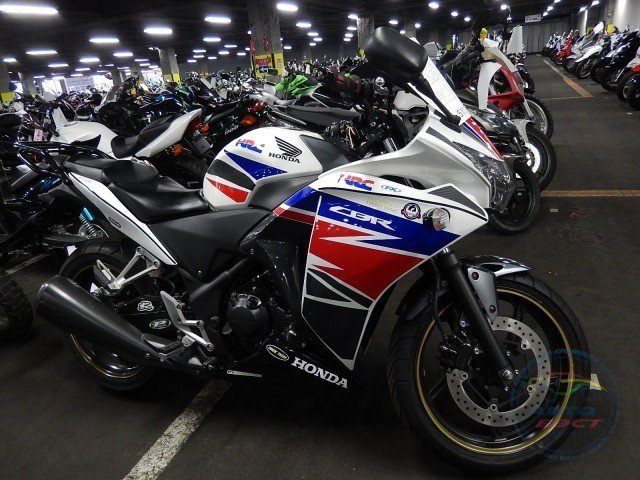 Мотоцикл  спортбайк No. B4322 Honda  CBR250R FI