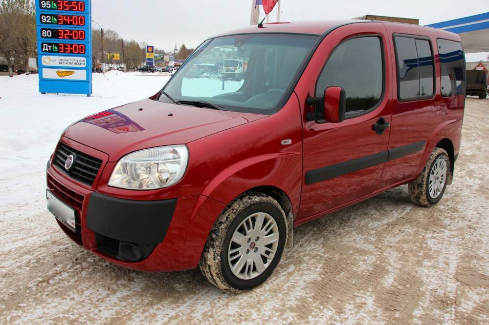 Автомобиль Fiat Doblo