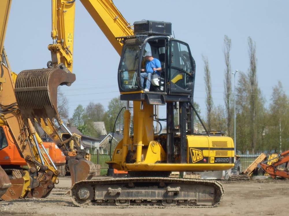 Перегружатель гусеничный JCB 220