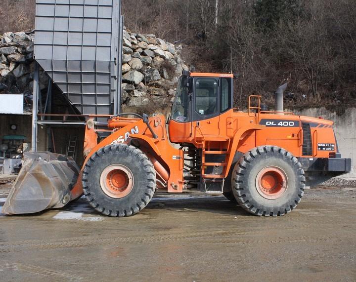 ФРОНТАЛЬНЫЙ ПОГРУЗЧИК DOOSAN DL400 2010 год