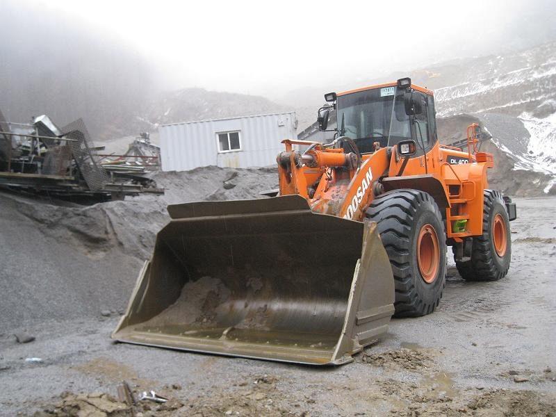 ФРОНТАЛЬНЫЙ ПОГРУЗЧИК DOOSAN DL400 2009 год