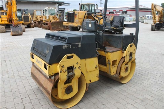 Каток Bomag BW135AD