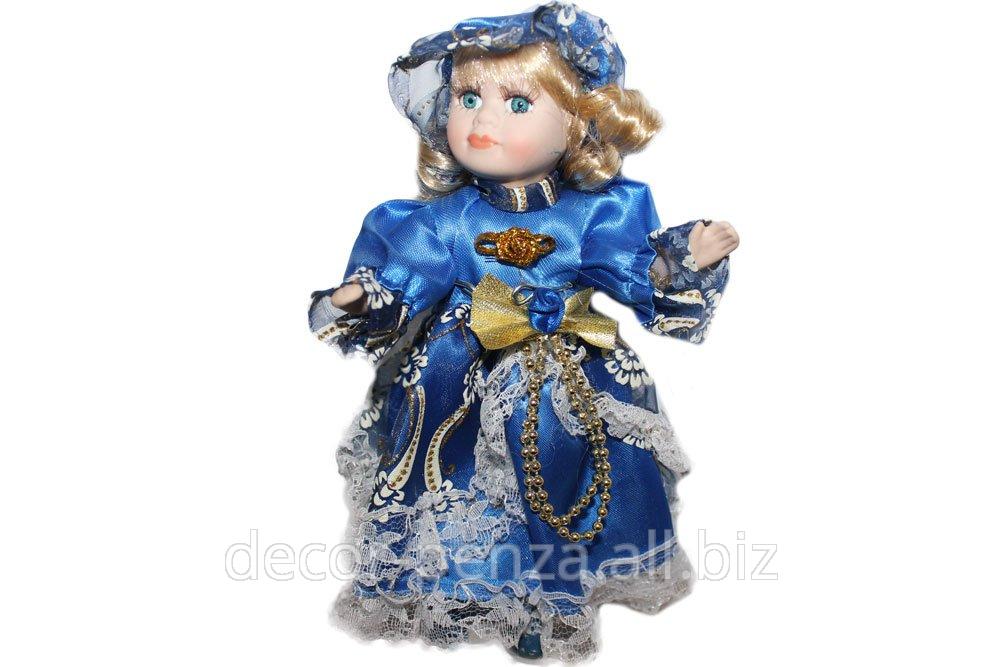 Кукла коллекционная  Зоя в платье принцессы  19 см 136066