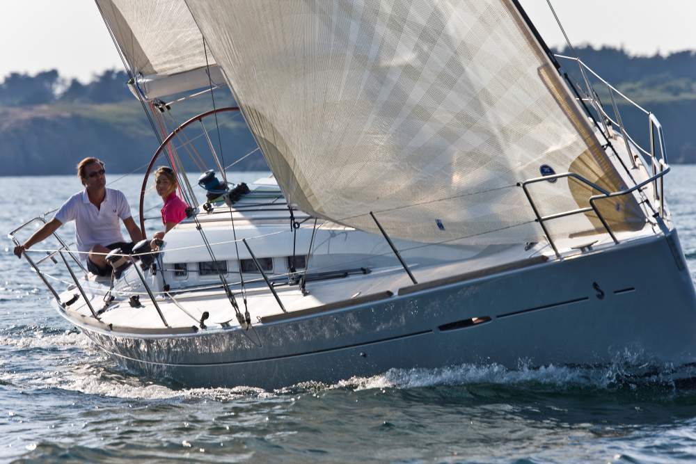 Парусные яхты Beneteau First 35