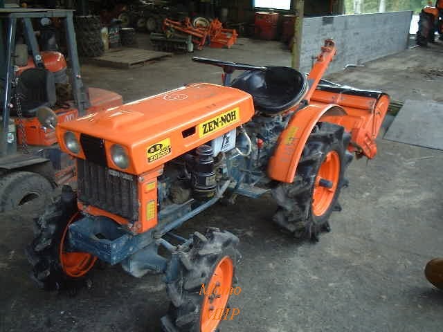 Kubota B6000 4WD