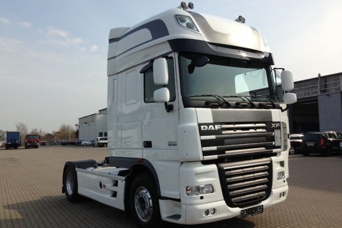 Тягач DAF XF105.460