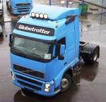 Автомобиль тягач Volvo FH12-420 Globetroter