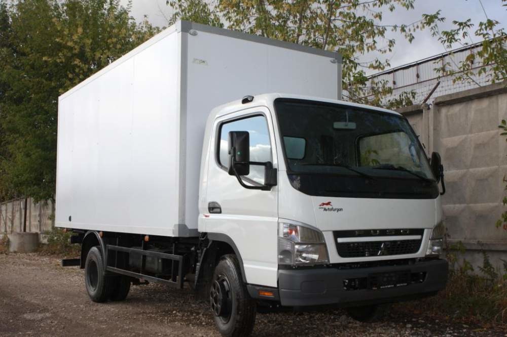 Промтоварный фургон Mitsubishi Fuso