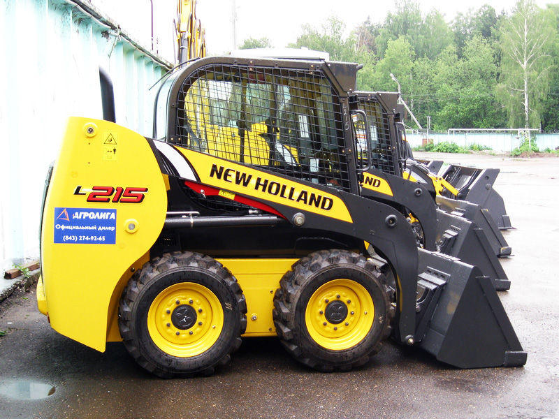 мини-погрузчик New Holland L215