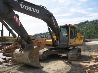 Гусеничный экскаватор Volvo EC240BLC