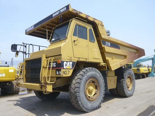 Самосвал карьерный CAT 771C