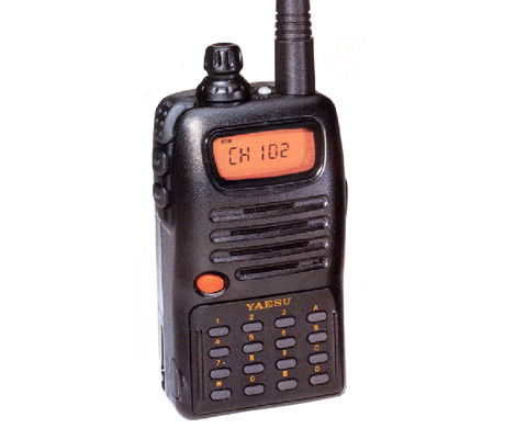 Радиостанция портативная Vertex Standard Yaesu VX-10 V/U