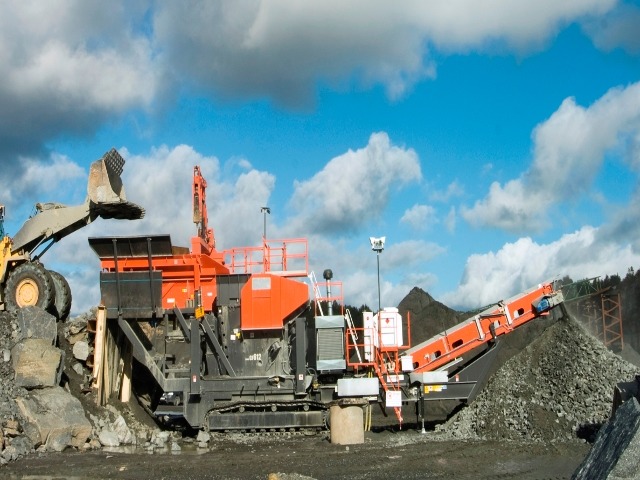 Мобильная щековая дробилка Sandvik UJ540