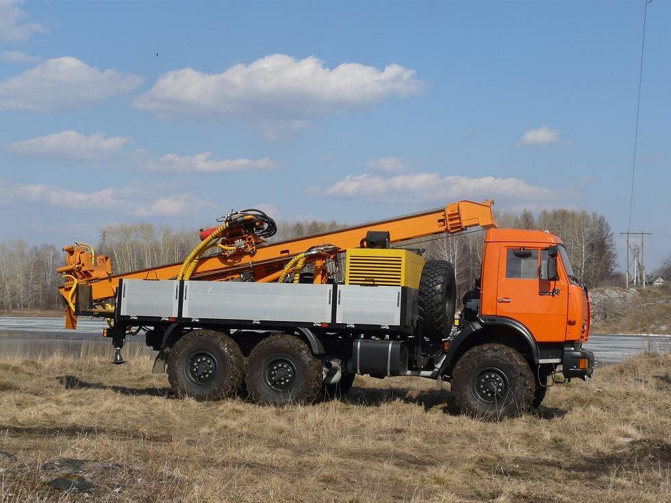 Установка разведочного бурения УРБ-51